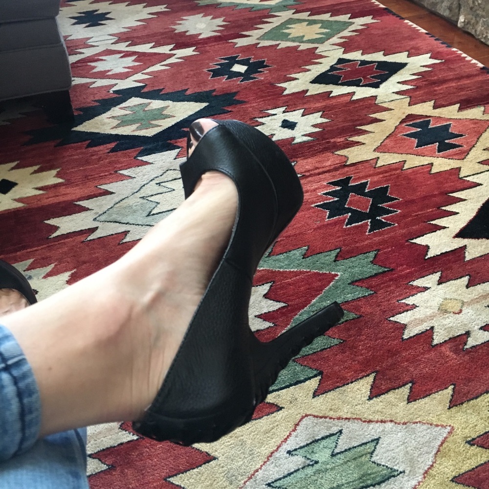 Betsey Johnson Shoes - Picture 7 of 8